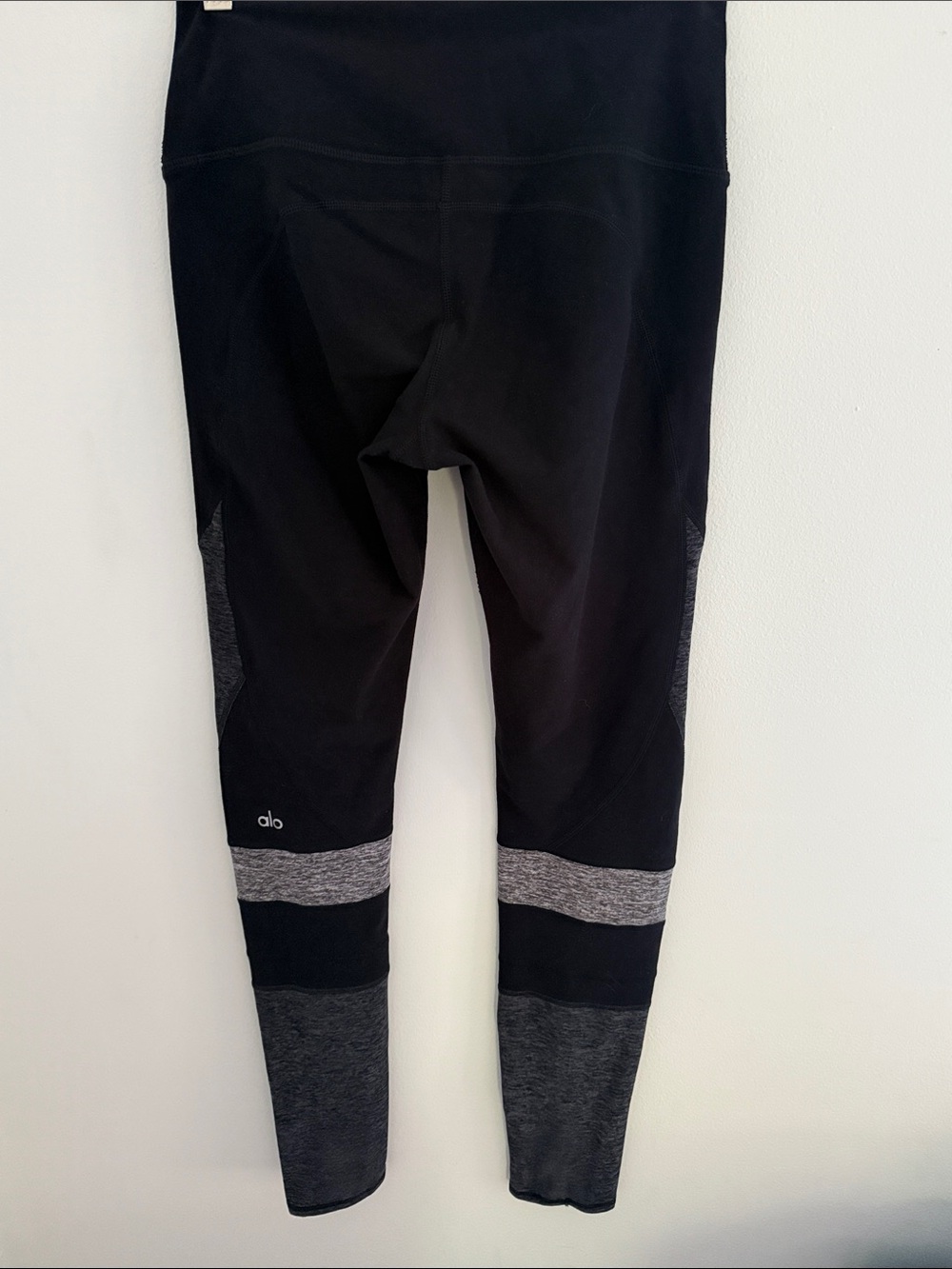ALO Yoga Black Leggings with Gray Contrast Panels